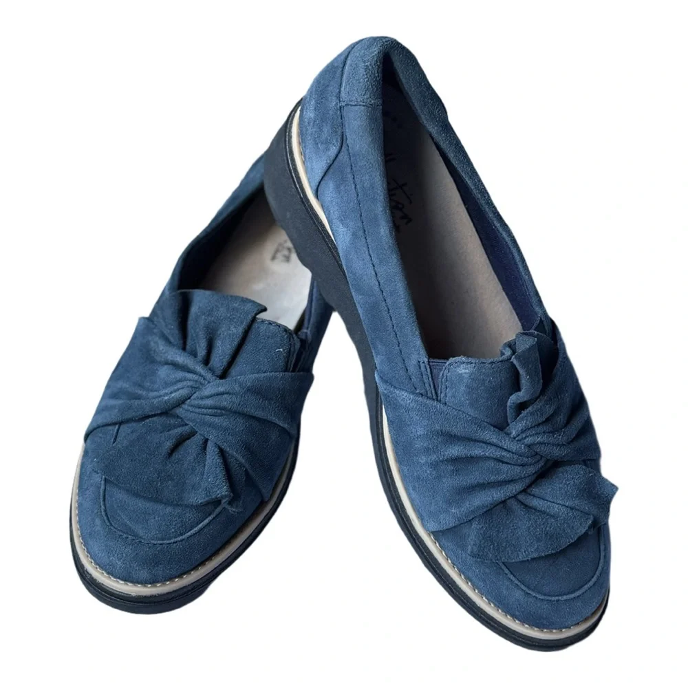 EUC The Collection By Clark’s Sharon Dasher Blue Suede Loafers Sz 6